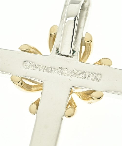 TIFFANY & CO. เครื่องประดับบนกระเป๋า