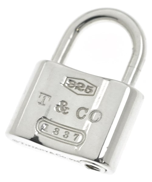 TIFFANY & CO. เครื่องประดับบนกระเป๋า