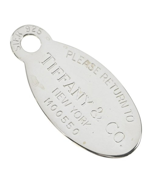 TIFFANY & CO. เครื่องประดับบนกระเป๋า