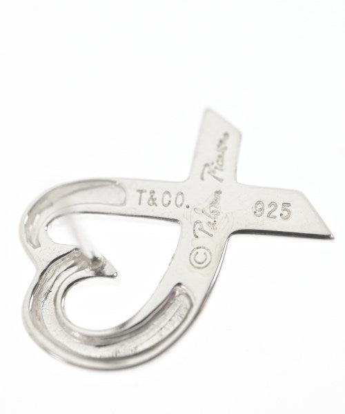 TIFFANY & CO. เจาะ
