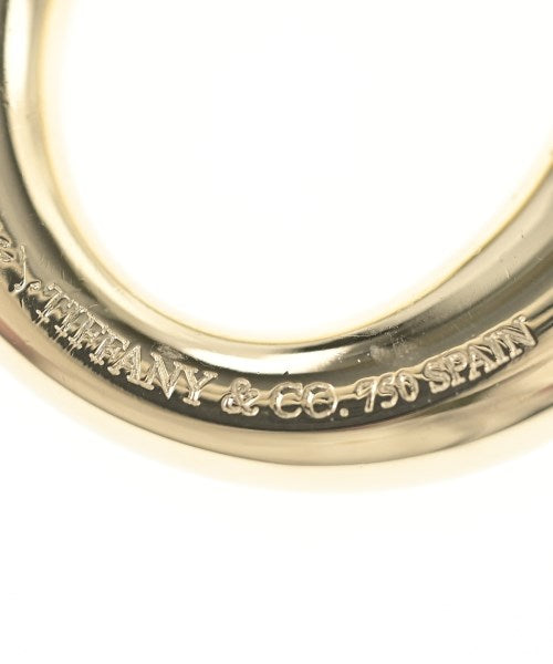 TIFFANY & CO. เครื่องประดับบนกระเป๋า