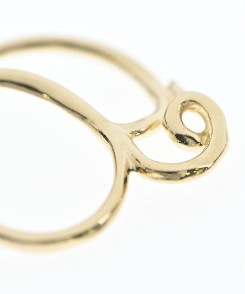 TIFFANY & CO. เครื่องประดับบนกระเป๋า