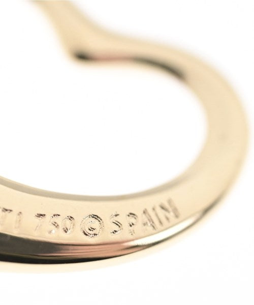 TIFFANY & CO. เครื่องประดับบนกระเป๋า