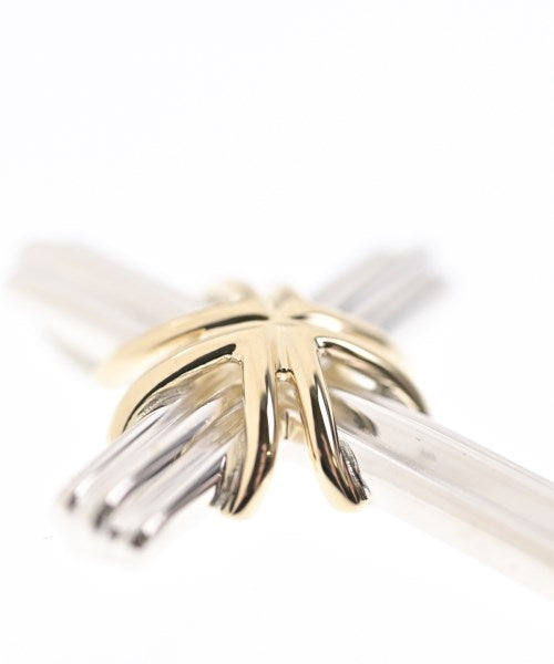 TIFFANY & CO. เครื่องประดับบนกระเป๋า