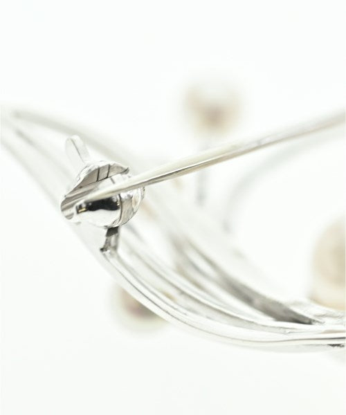 MIKIMOTO เข็มกลัด/ดอกไม้ติดเสื้อ