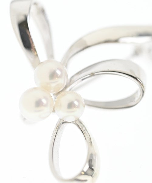 MIKIMOTO เข็มกลัด/ดอกไม้ติดเสื้อ