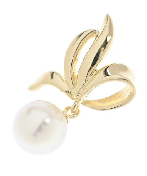 MIKIMOTO เครื่องประดับบนกระเป๋า