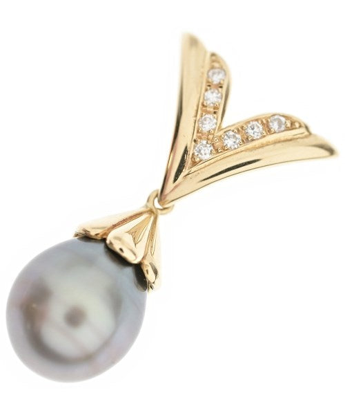 MIKIMOTO เครื่องประดับบนกระเป๋า