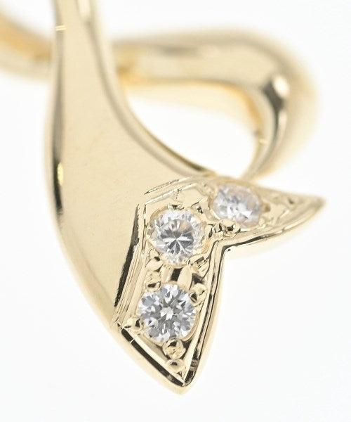 MIKIMOTO เครื่องประดับบนกระเป๋า