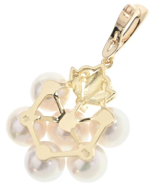 MIKIMOTO เครื่องประดับบนกระเป๋า