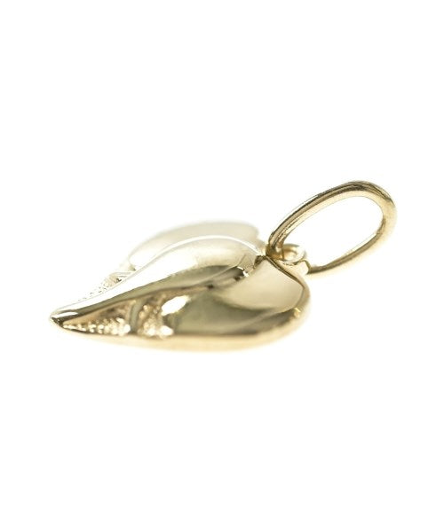MIKIMOTO เครื่องประดับบนกระเป๋า
