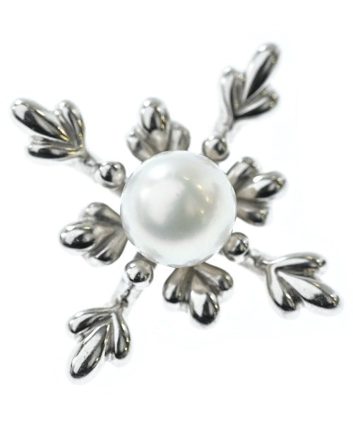 MIKIMOTO เครื่องประดับบนกระเป๋า