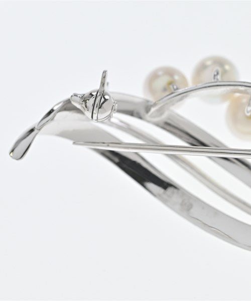 MIKIMOTO เข็มกลัด/ดอกไม้ติดเสื้อ