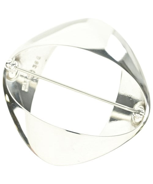 Georg Jensen เครื่องประดับบนกระเป๋า