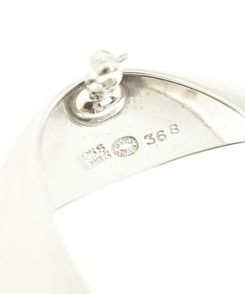 Georg Jensen เครื่องประดับบนกระเป๋า