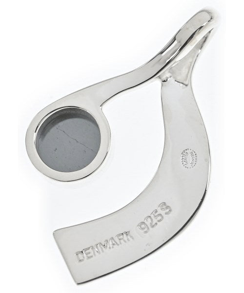 Georg Jensen เครื่องประดับบนกระเป๋า