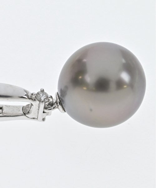 TASAKI เครื่องประดับบนกระเป๋า