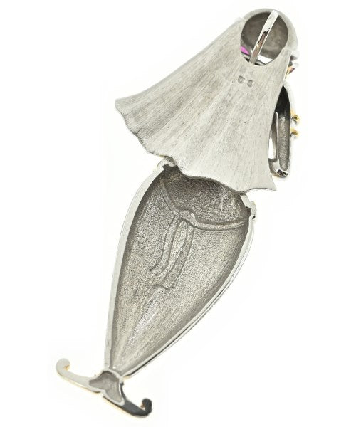 TASAKI เครื่องประดับบนกระเป๋า