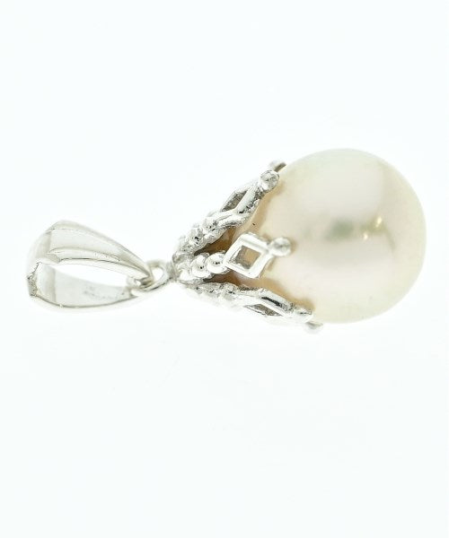 TASAKI เครื่องประดับบนกระเป๋า