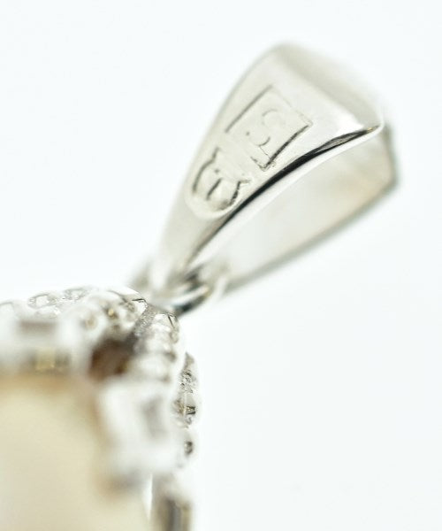 TASAKI เครื่องประดับบนกระเป๋า