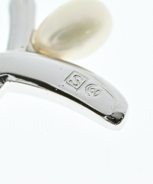 TASAKI เครื่องประดับบนกระเป๋า