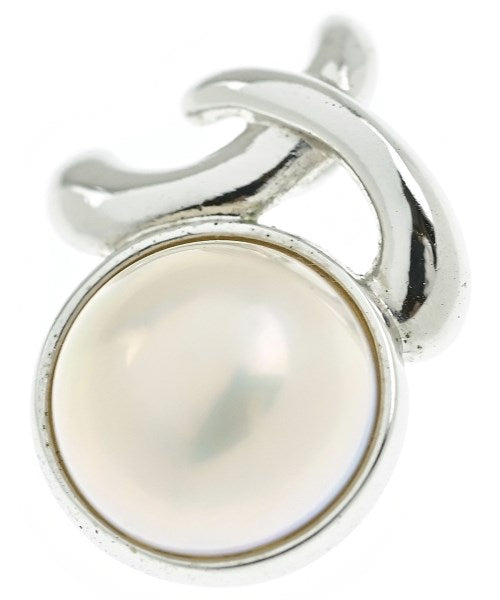 TASAKI เครื่องประดับบนกระเป๋า