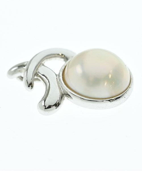 TASAKI เครื่องประดับบนกระเป๋า