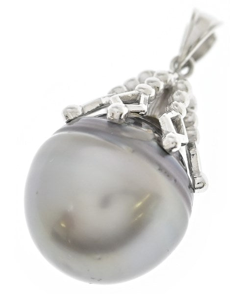 TASAKI เครื่องประดับบนกระเป๋า