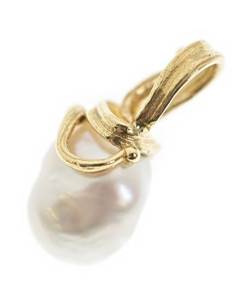 TASAKI เครื่องประดับบนกระเป๋า