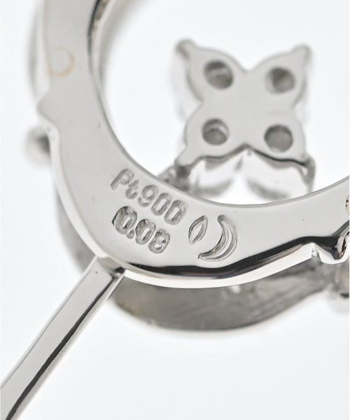 TASAKI เครื่องประดับบนกระเป๋า