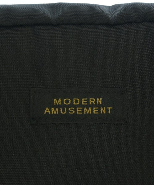 modern amusement กระเป๋าสะพาย