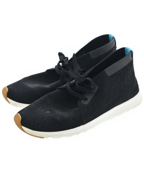 native รองเท้าผ้าใบ