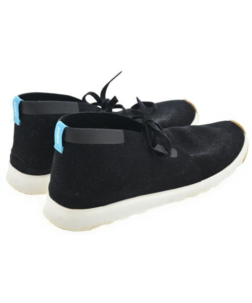 native รองเท้าผ้าใบ