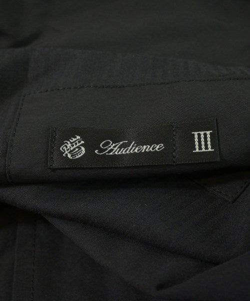 Audience เสื้อคลุมคอปก Soutien