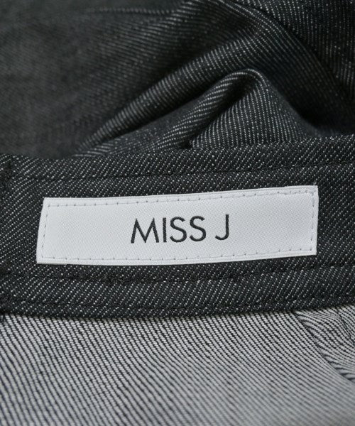 MISS J  กระโปรงยาวถึงเข่า