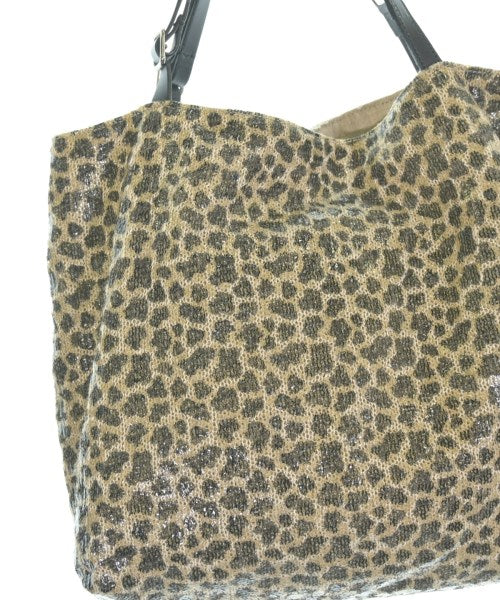 tee Lisa กระเป๋าถือขนาดใหญ่