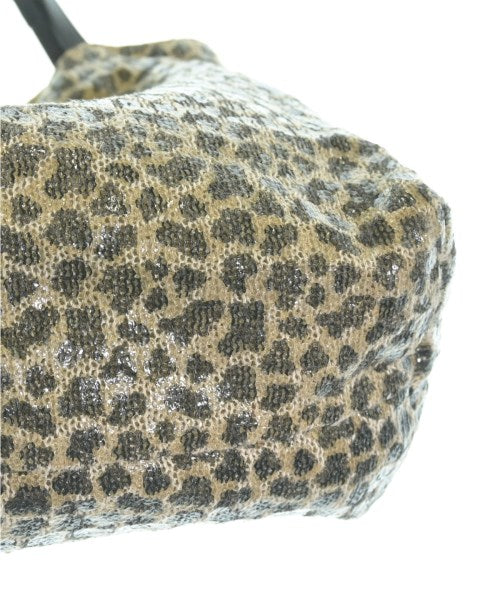 tee Lisa กระเป๋าถือขนาดใหญ่