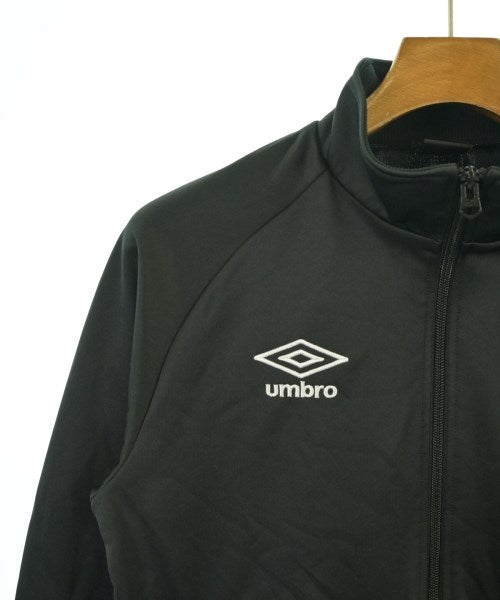 UMBRO เสื้อยืด/เสื้อท็อปส์