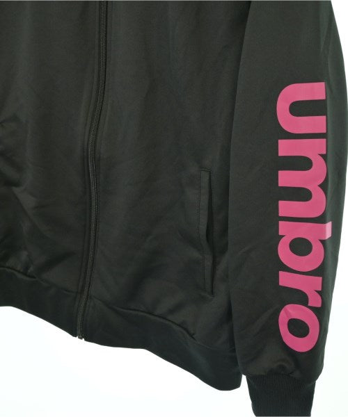 UMBRO เสื้อยืด/เสื้อท็อปส์
