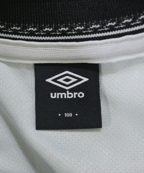 UMBRO เสื้อยืด/เสื้อท็อปส์