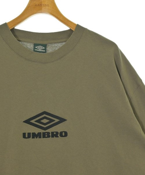 UMBRO เสื้อยืด/เสื้อท็อปส์