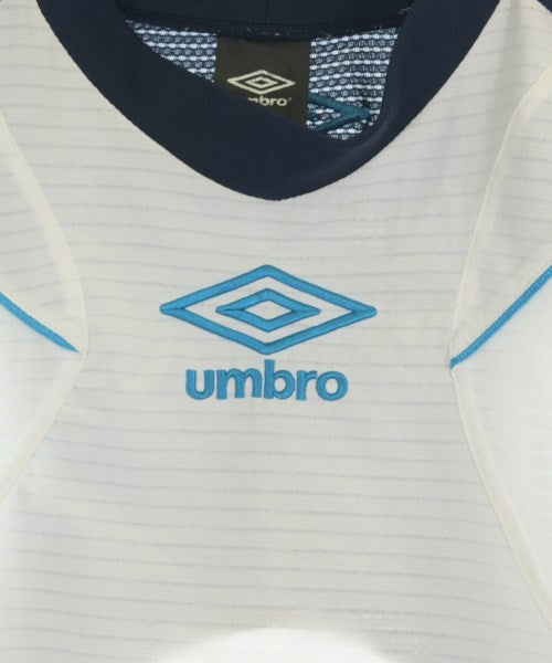 UMBRO เสื้อยืด/เสื้อท็อปส์