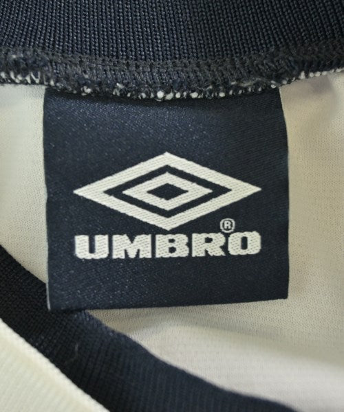 UMBRO เสื้อยืด/เสื้อท็อปส์