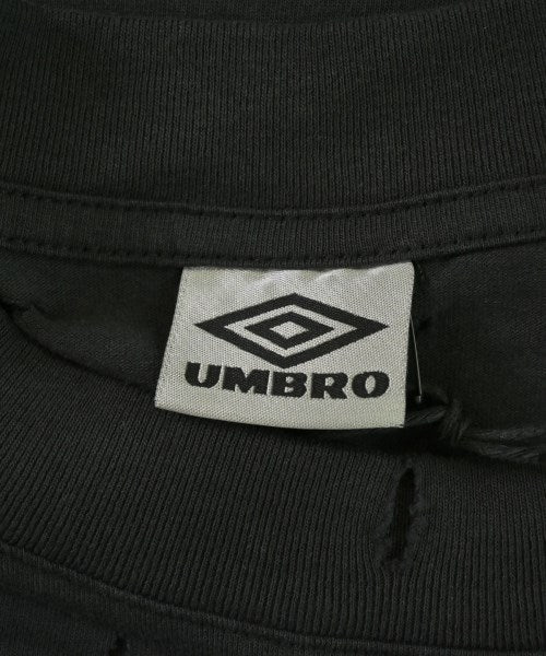 UMBRO เสื้อยืด/เสื้อท็อปส์