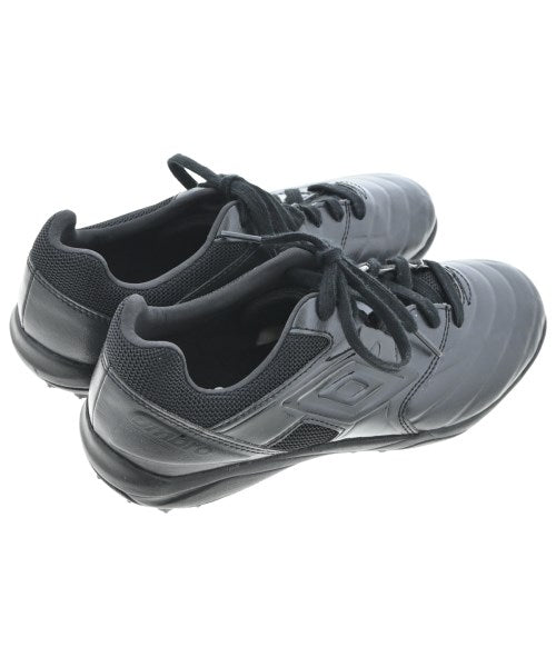 UMBRO รองเท้าผ้าใบ