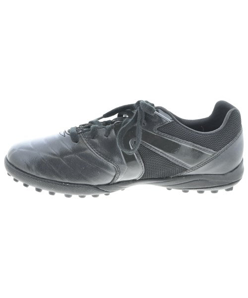UMBRO รองเท้าผ้าใบ