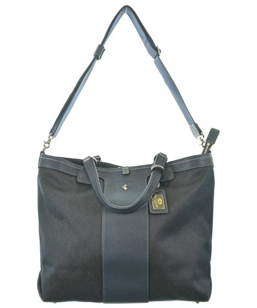 PELLE BORSA กระเป๋าถือขนาดใหญ่