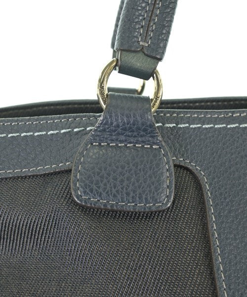 PELLE BORSA กระเป๋าถือขนาดใหญ่