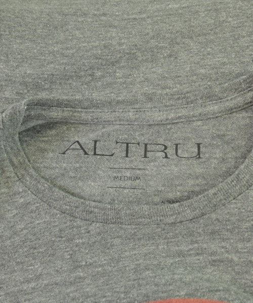 ALTRU เสื้อยืด/เสื้อท็อปส์