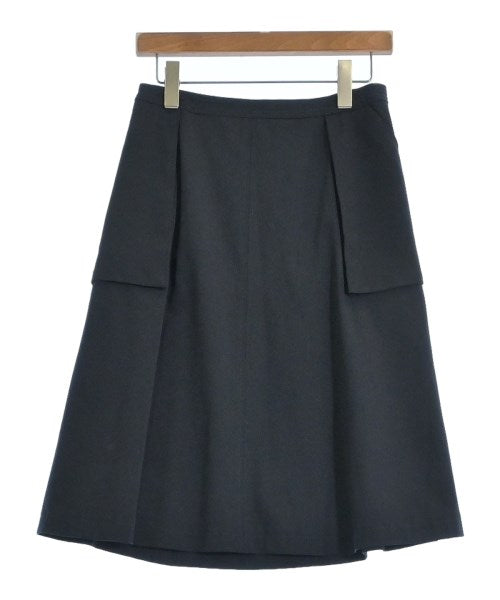 Dress apt. กระโปรงยาวถึงเข่า